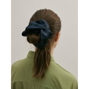 Silk Scrunchie (L) - Navy