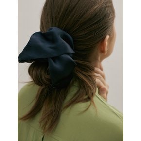 Silk Scrunchie (L) - Navy