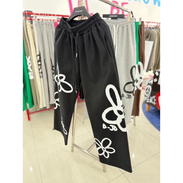 [여주점] 남여공용,스프레이꽃 팬츠 블랙JGZK80910