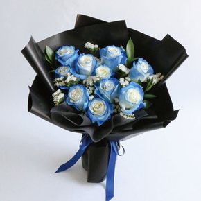 미드나잇 블루 프릴 생화 꽃다발