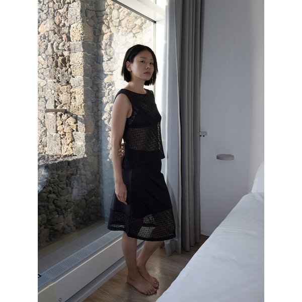 Scratch Drape Knit Skirt in Black