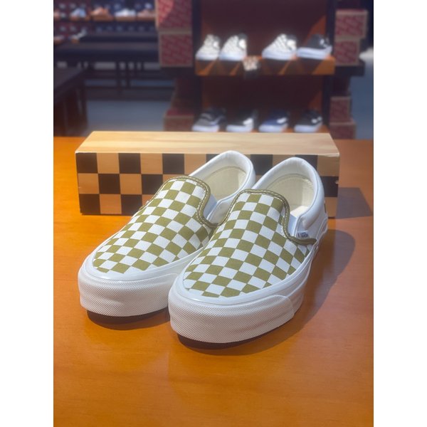 [여주점] (남여공용) 스니커즈 Lx 프리미엄 체커보드 슬립온 98 (골드) (VN000D9PEMJ)