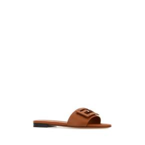 SLIPPERS Slippers 8R8136AE7T F1C4R Brown