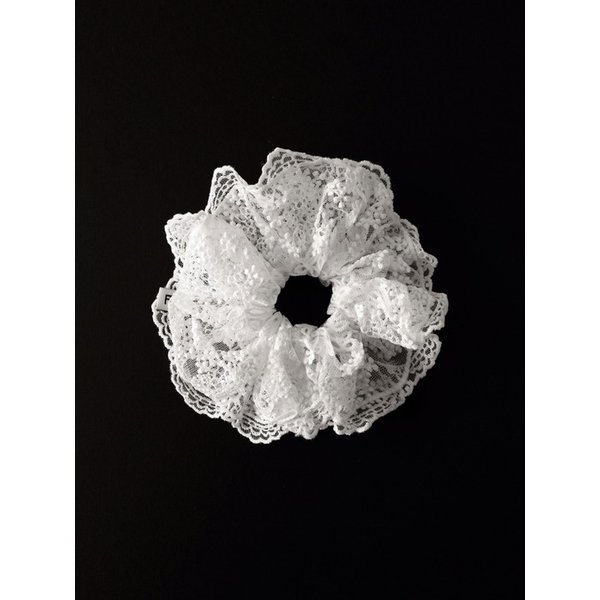 Lace Scrunchies (2 colors)