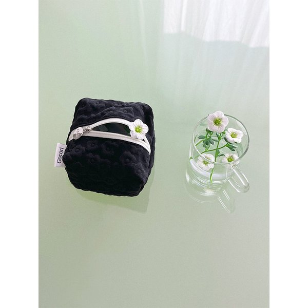 Bloom Pomi Pouch - Black