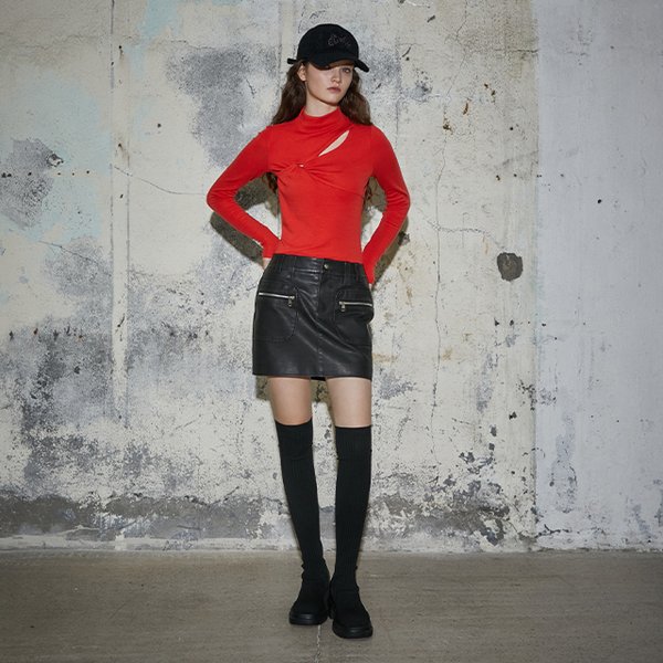 [시흥점] 여성 슬릿 포인트 꼬임 디테일 하이넥 티셔츠 (ER4CL661)