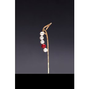 [18K Gold]  Pearl Theoria Brooch