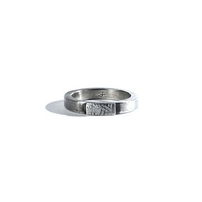 SEWN SWEN SILVER SLIM SCRATCH PLATE RING