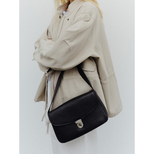 soft flat box bag [Turkey vegetable goat] (black)