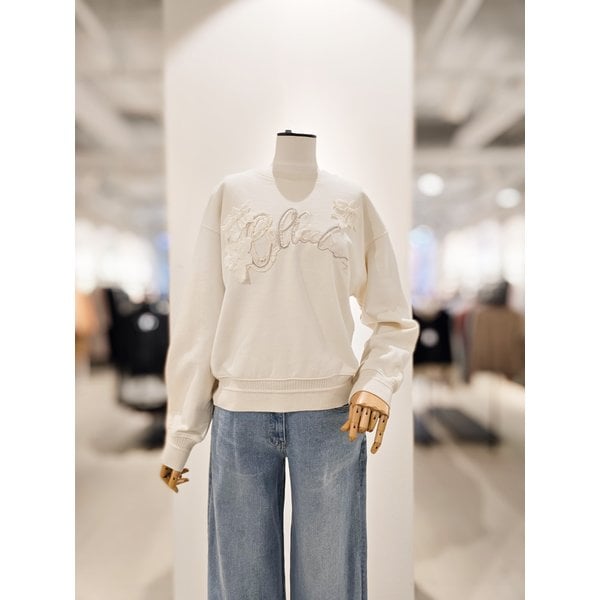 [파주점] [더아이잗컬렉션]로맨틱 플로럴 아플리케 티셔츠 CR1A0TS011