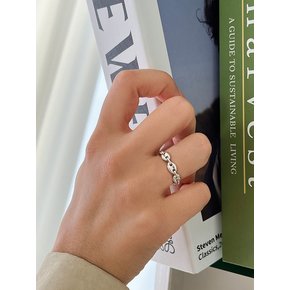 Hollow Bean Ring