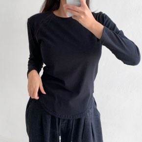베이직 슬림라운드 긴팔굴림티셔츠 여성데일리 레이어드 간절기 무지크롭 면캐주얼_P406038049