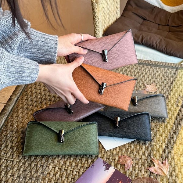 [옷자락] 여자 멀티컬러 소가죽 메탈 버클 핸들용 장지갑