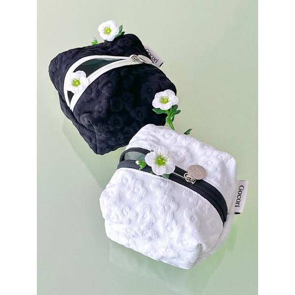 Bloom Pomi Pouch - White