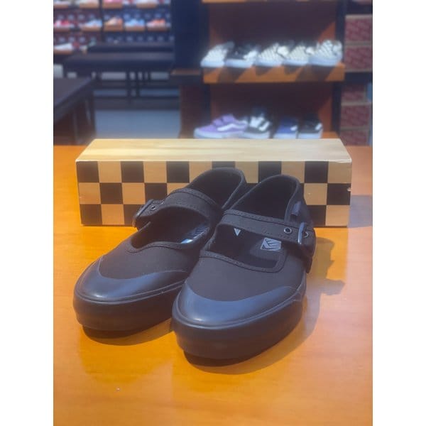 [여주점] (남여공용) 스니커즈 메리제인 Mary Jane (블랙) (VN000CRRBJ4)