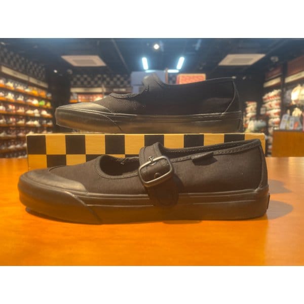 [여주점] (남여공용) 스니커즈 메리제인 Mary Jane (블랙) (VN000CRRBJ4)