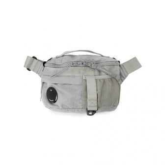 CP컴퍼니 [부산점] 남성 크로스백 20CMAC043A 005269G 904