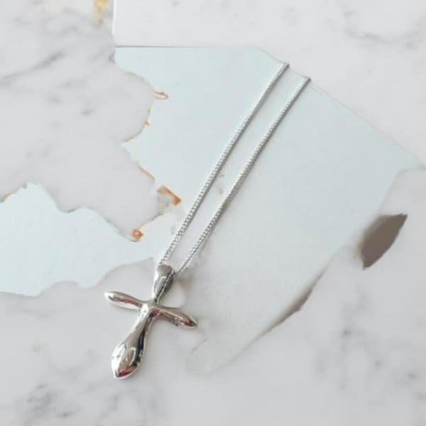 [옷자락] 여성 빈티지 실버 십자가 패션 목걸이