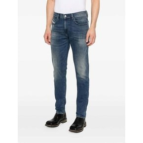 26SS 디젤 2019 D 스트럭트 슬림진 A03558 0ADBT 01 MEDIUM BLUE  DOM