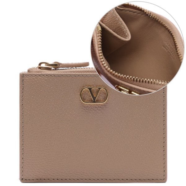 [부산점] 26SS 여성 브이로고 시그니처 지퍼 카드지갑 (8W2P0AK9 SNP WRP 26S)