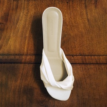 킨더살몬 Luva Satin Sandal Crema