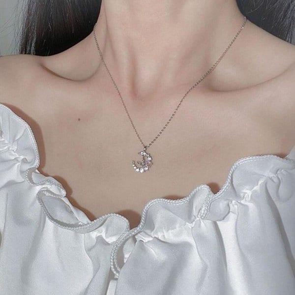 [옷자락] 여자 심플 문 달 큐빅 팬던트 드롭 나비 실버 목걸이
