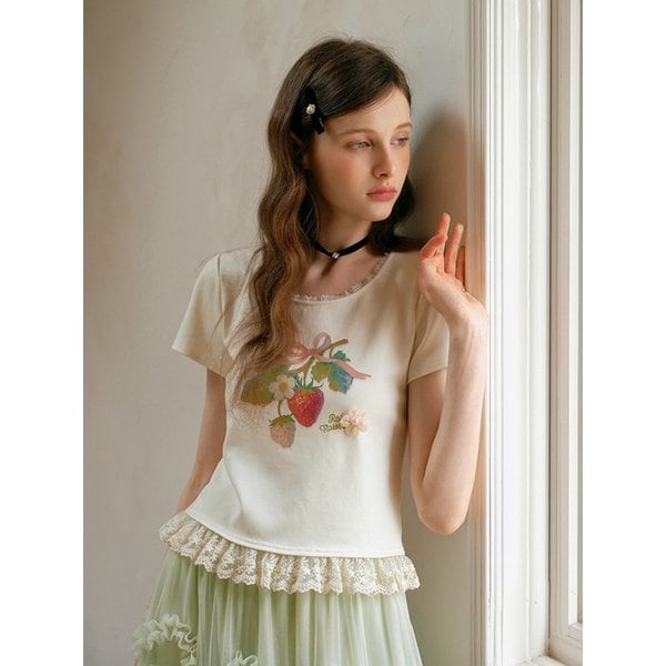 Cest_Strawberry garden lace cropped top