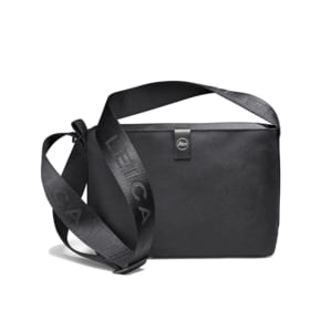 [본사직영] 라이카 소포트2 크로스백 Sofort2 Crossbody Bag Black (Medium)