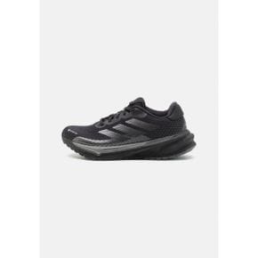 5137987 Adidas SUPERNOVA GTX - Road running shoes core black/iron metallic