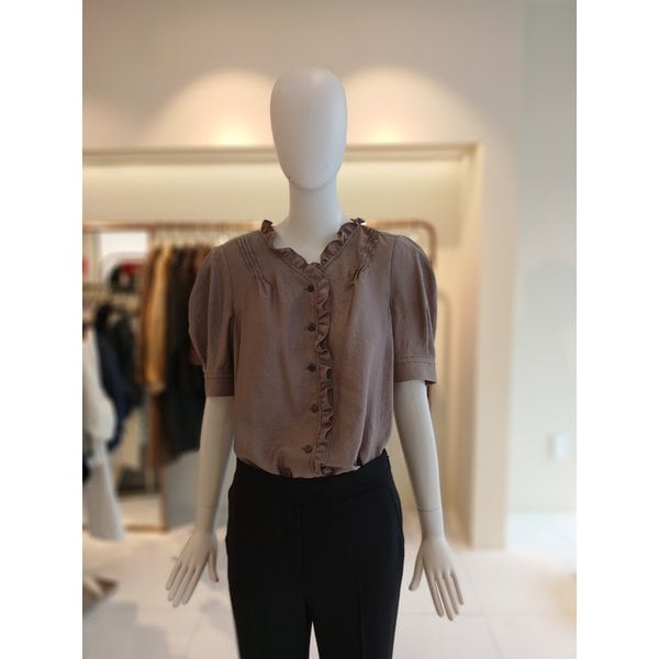 [여주점] 씨씨콜렉트 프릴카라브이넥블라우스 E262msc136