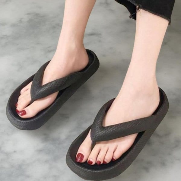 [옷자락] 여성 여름 블랙 화이트 키높이 쿠션 샌들 쪼리