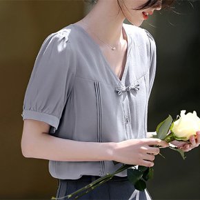 매듭고리버튼 브이넥 블라우스 D9260A_P360774170