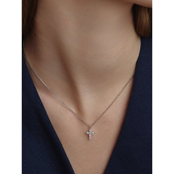 에센스 실버(W) 모이사나이트 루미 크로스 목걸이 HL4N62418W9450