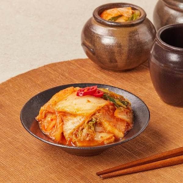 [쓱7클럽]비비고 썰은배추 단지김치 300G (PET)