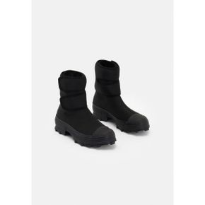 4312401 CAMPERLAB TRAKTORI UNI - Classic ankle boots black