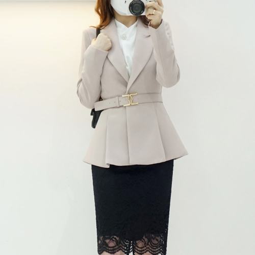 스타일라떼 / 골드버클 벨트 숄카라 페플럼 플리츠 정장자켓