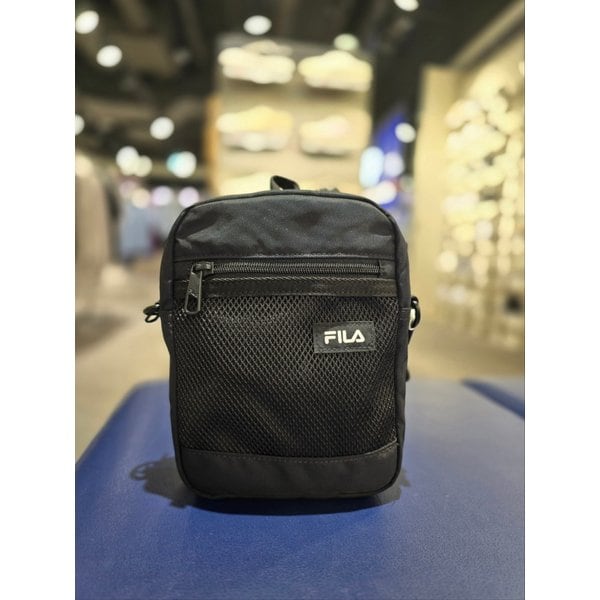 [파주점] 뉴코어 세로 메시 미니 크로스백(FS3BCG1303X-BLK)