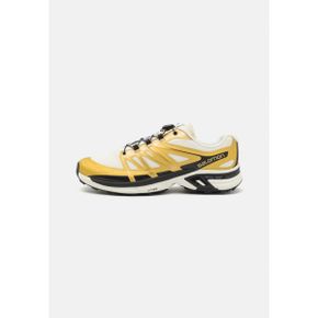 5106666 Salomon XT-WINGS 2 UNI - Trainers vanilla ice/footwear gold/black