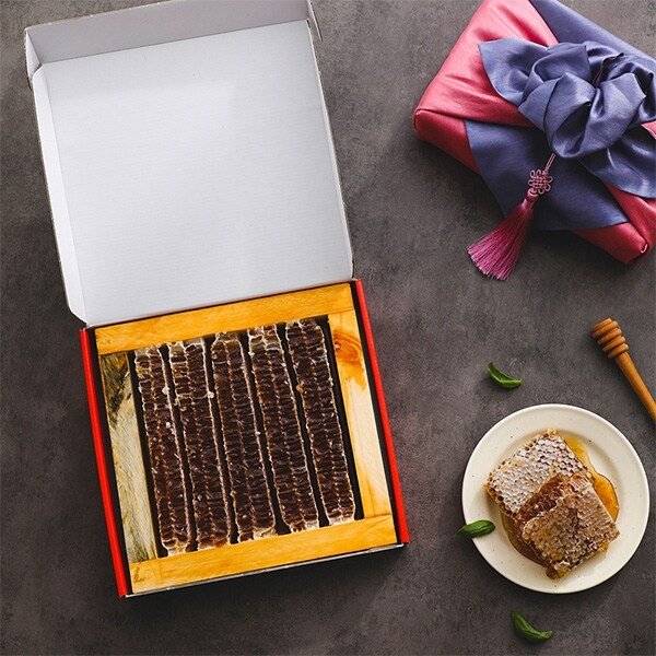 국내산 토종방식 꿀 벌집꿀1.8kg (종이상자)