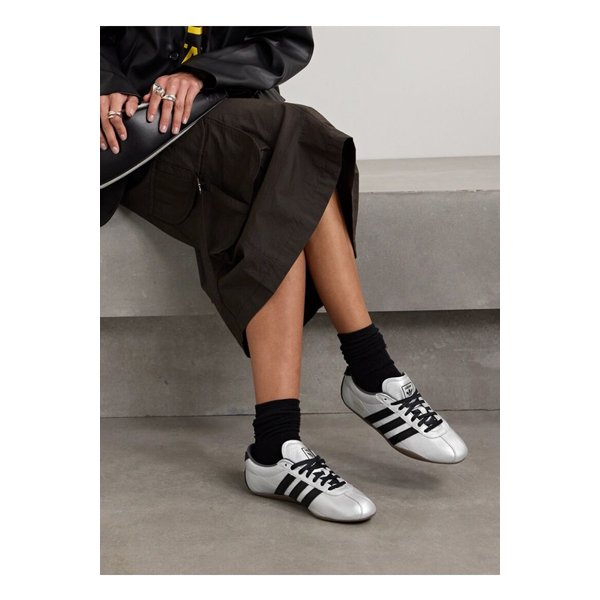 도쿄 메탈릭 가죽 스니커즈 1647597358656964