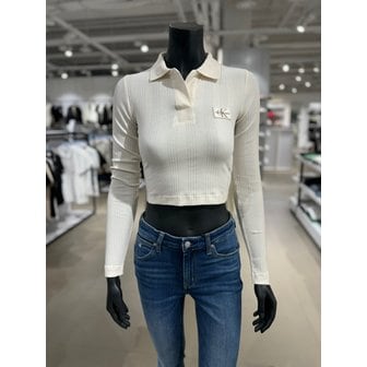 Calvin Klein Jeans [시흥점] 여성 모노그램 뱃지로고 카라 크롭 티셔츠 (J221481-YBI)