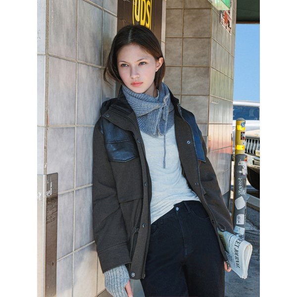 레더 요크배색 하이넥 점퍼 AP4WZA61