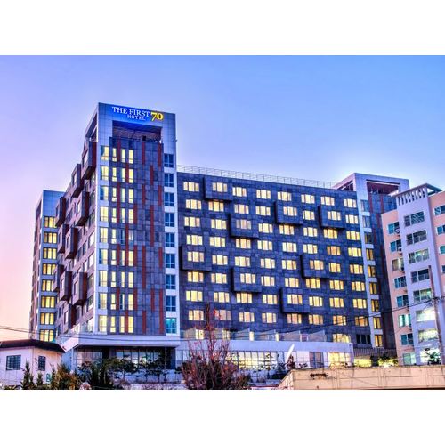 퍼스트70