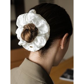 HON005 Lace Jacquard Scrunchie