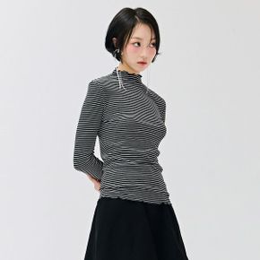 W 스트라이프 터틀넥_P373289302