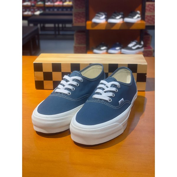 [여주점] (남여공용) 스니커즈 프리미엄 어센틱 LX 44 (네이비) (VN000D9N12S)