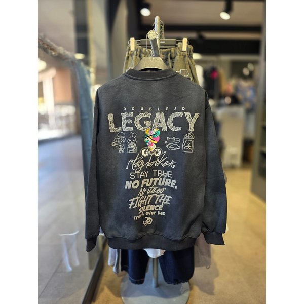 [시흥점] 워싱블랙 레거시 자수 세미오버핏 맨투맨(남여공용)/JGZZ22A21BK