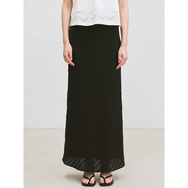 plaid bias maxi skirt (black)