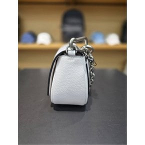 [파주점] 니멀 모노그램 체인 플랩 숄더백(DH3240-YAF)