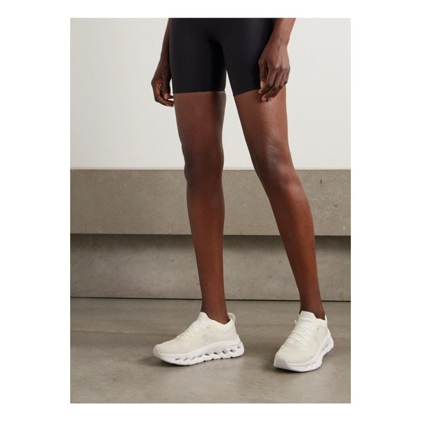 러닝 젠다야 클라우드틸트 문 스트레치 니트 스니커즈 46376663162951600